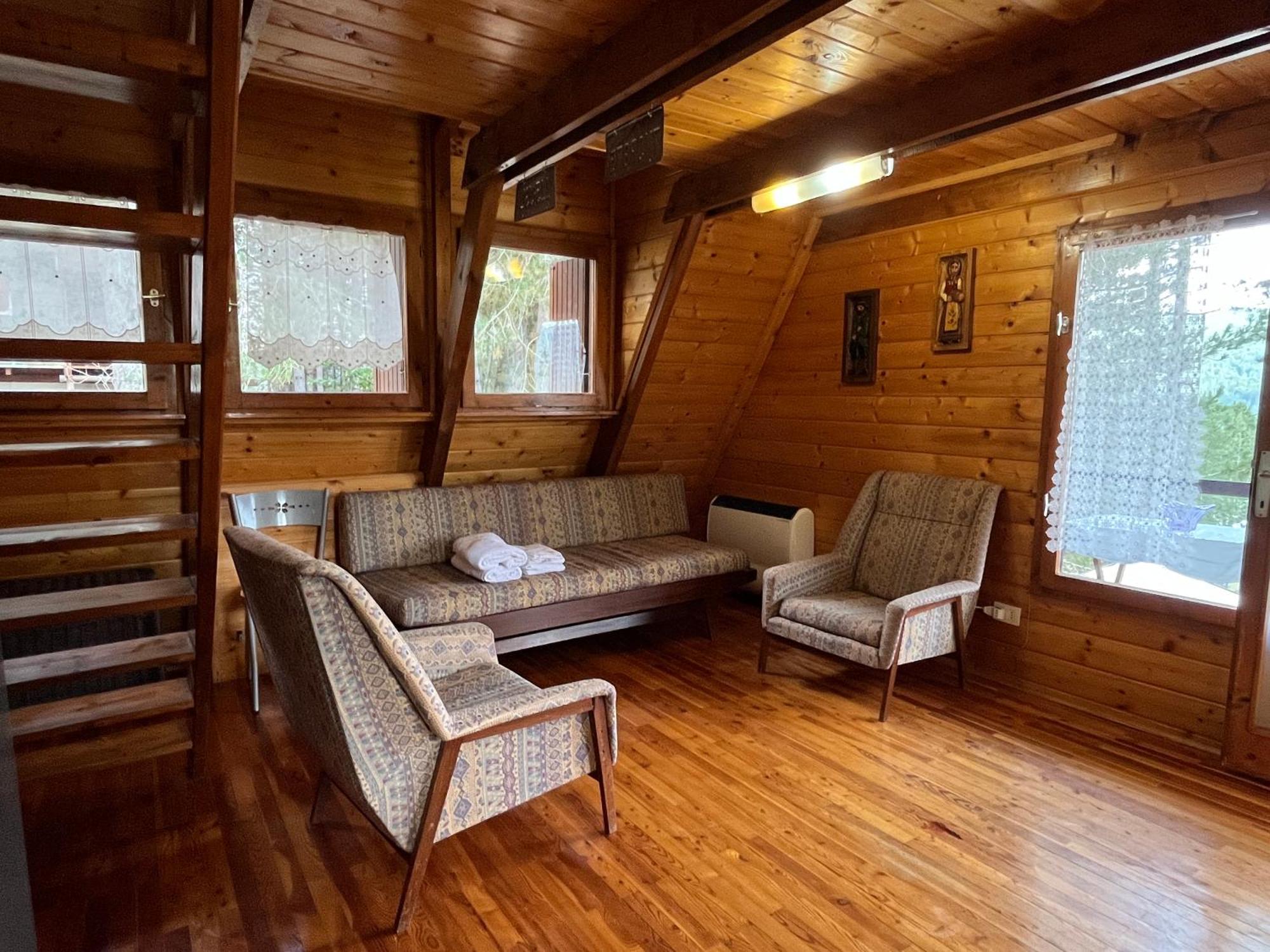Chalet Natura La Taverna Dei 3 Porcellini Cavaliere  Extérieur photo