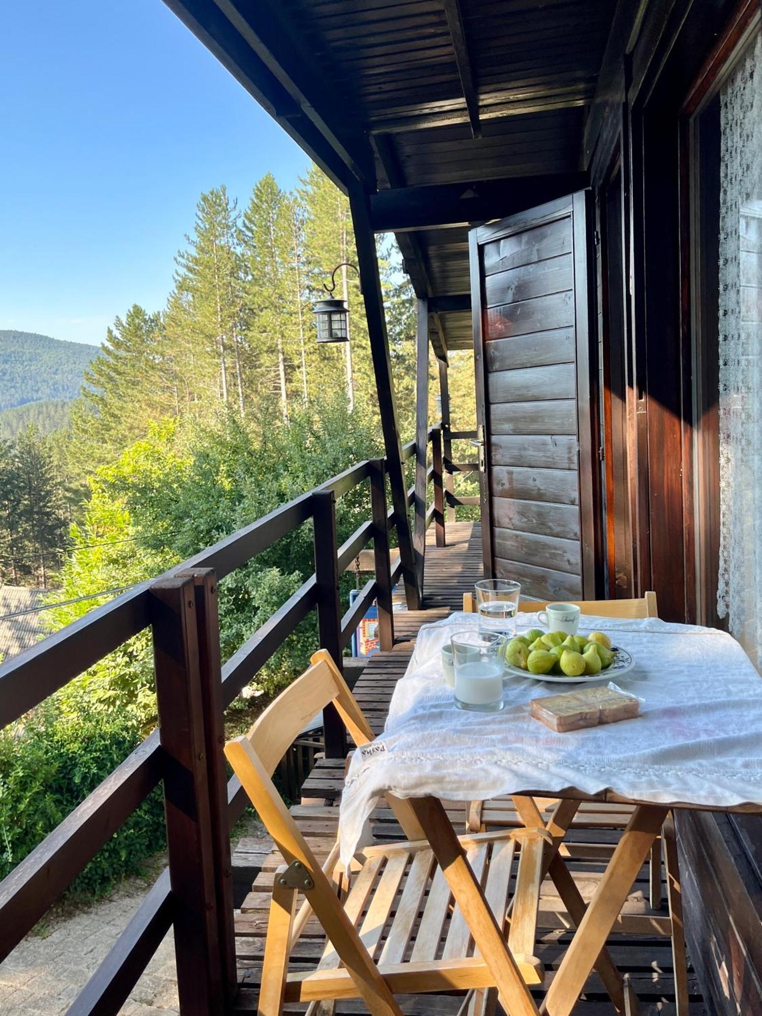Chalet Natura La Taverna Dei 3 Porcellini Cavaliere  Extérieur photo
