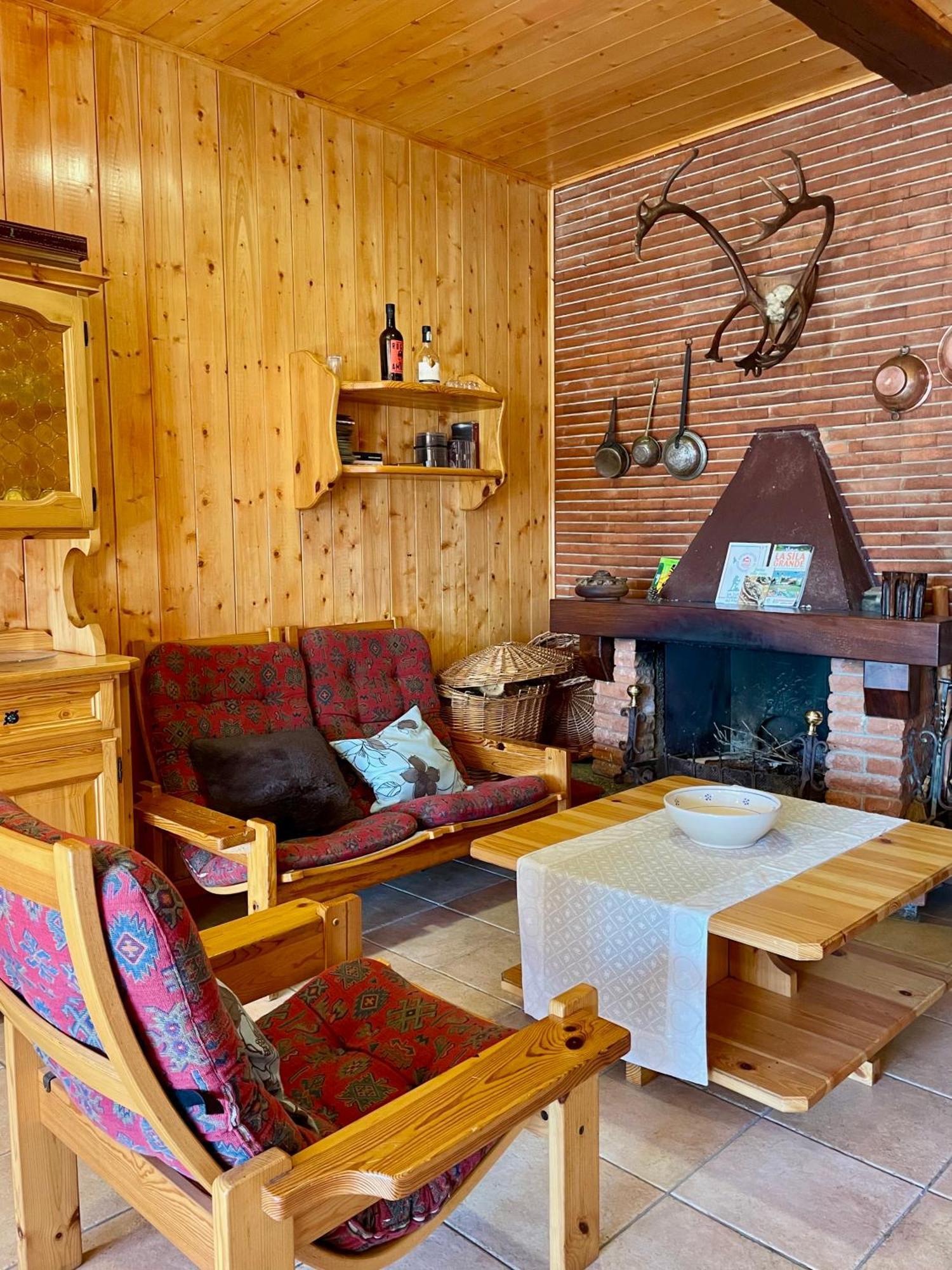 Chalet Natura La Taverna Dei 3 Porcellini Cavaliere  Extérieur photo